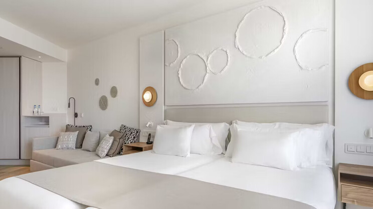 Superior Frontal Sea View